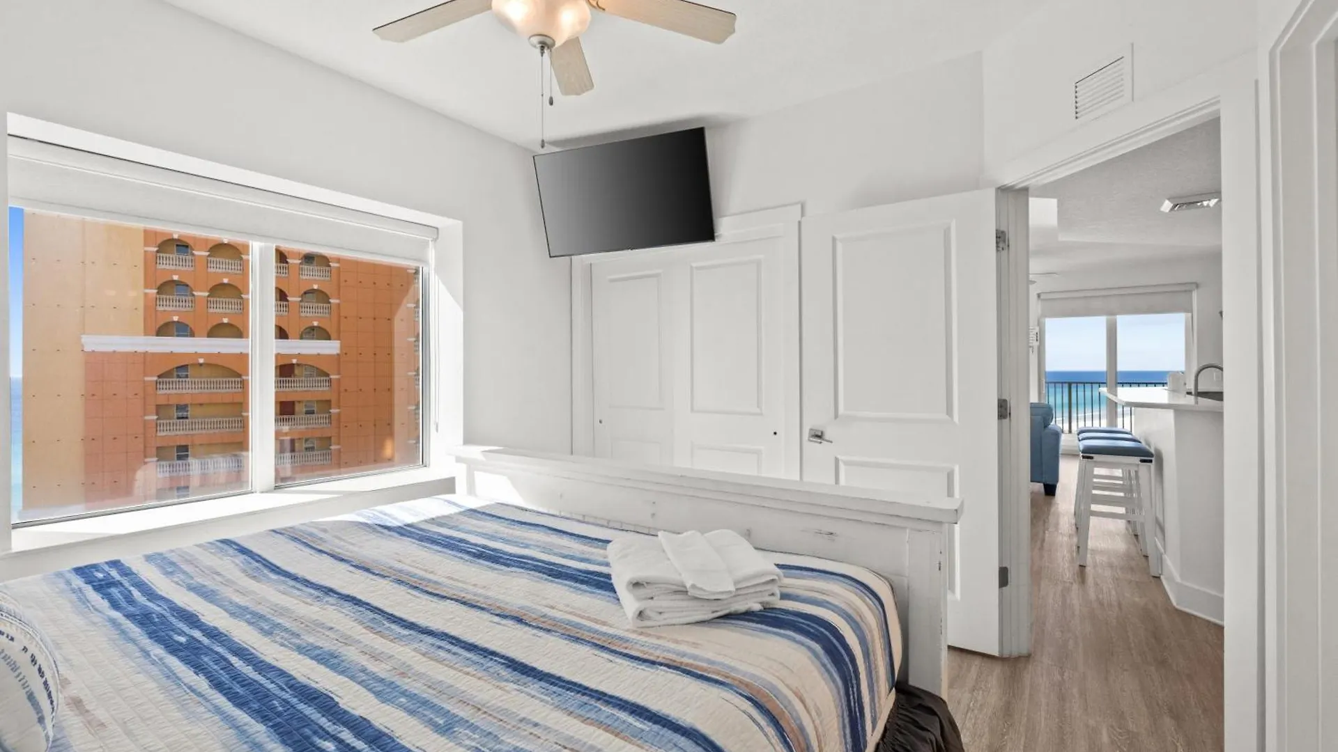 Calypso Resort And Towers #1101-3 By Book That Condo Panama City Beach